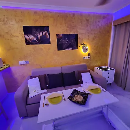 Moderno Y Luminoso Atico Con Vistas Y Piscina Сан Мигель
