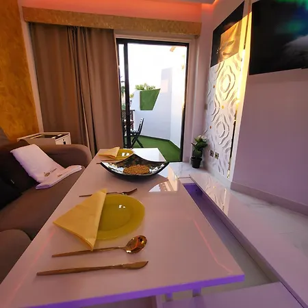 Moderno Y Luminoso Atico Con Vistas Y Piscina Апартаменты *
