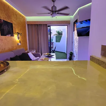 Апартаменты Moderno Y Luminoso Atico Con Vistas Y Piscina *
