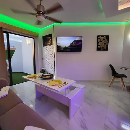 Moderno Y Luminoso Atico Con Vistas Y Piscina Сан Мигель