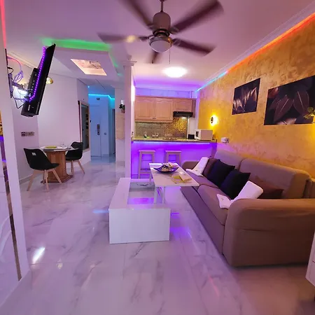 Moderno Y Luminoso Atico Con Vistas Y Piscina Сан Мигель