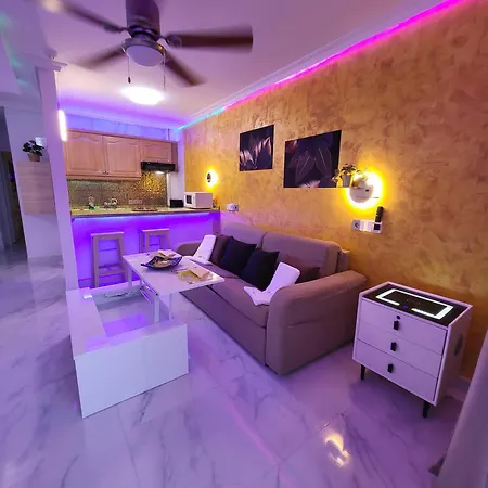 Moderno Y Luminoso Atico Con Vistas Y Piscina Сан Мигель