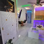 Moderno Y Luminoso Atico Con Vistas Y Piscina