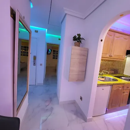 Moderno Y Luminoso Atico Con Vistas Y Piscina