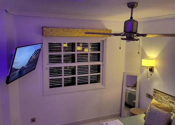 Moderno Y Luminoso Atico Con Vistas Y Piscina