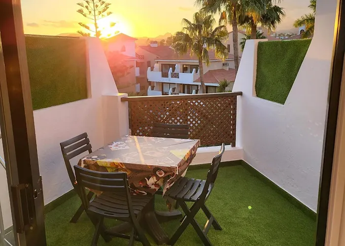 Moderno Y Luminoso Atico Con Vistas Y Piscina San Miguel de Abona