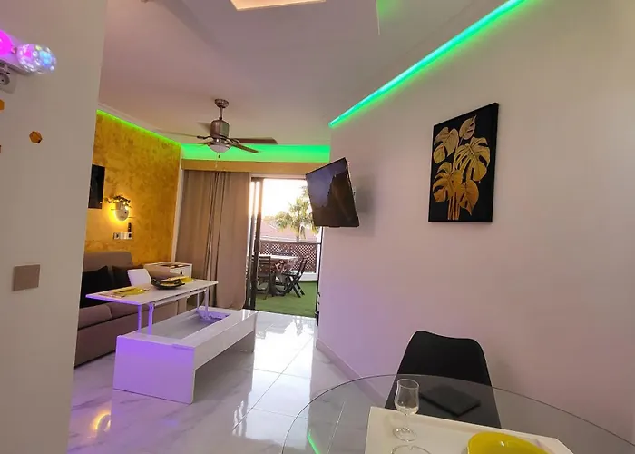 Moderno Y Luminoso Atico Con Vistas Y Piscina San Miguel de Abona