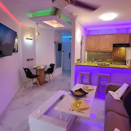 Moderno Y Luminoso Atico Con Vistas Y Piscina Apartman