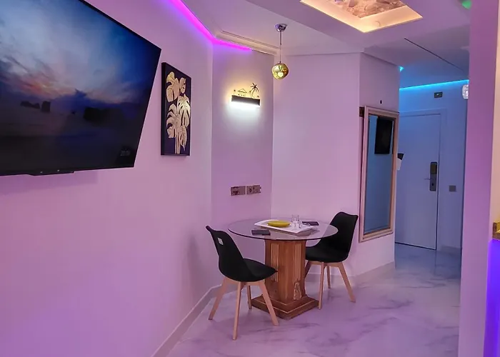 Moderno Y Luminoso Atico Con Vistas Y Piscina